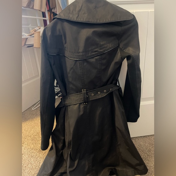 LIKE NEW BCBG Generation Belted Black Double Breasted Trench Coat Jacket - Picture 8 of 8